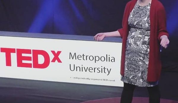 Kuvassa Päivi Keränen_TEDx Metropolia University tilausuudessa. 2021.